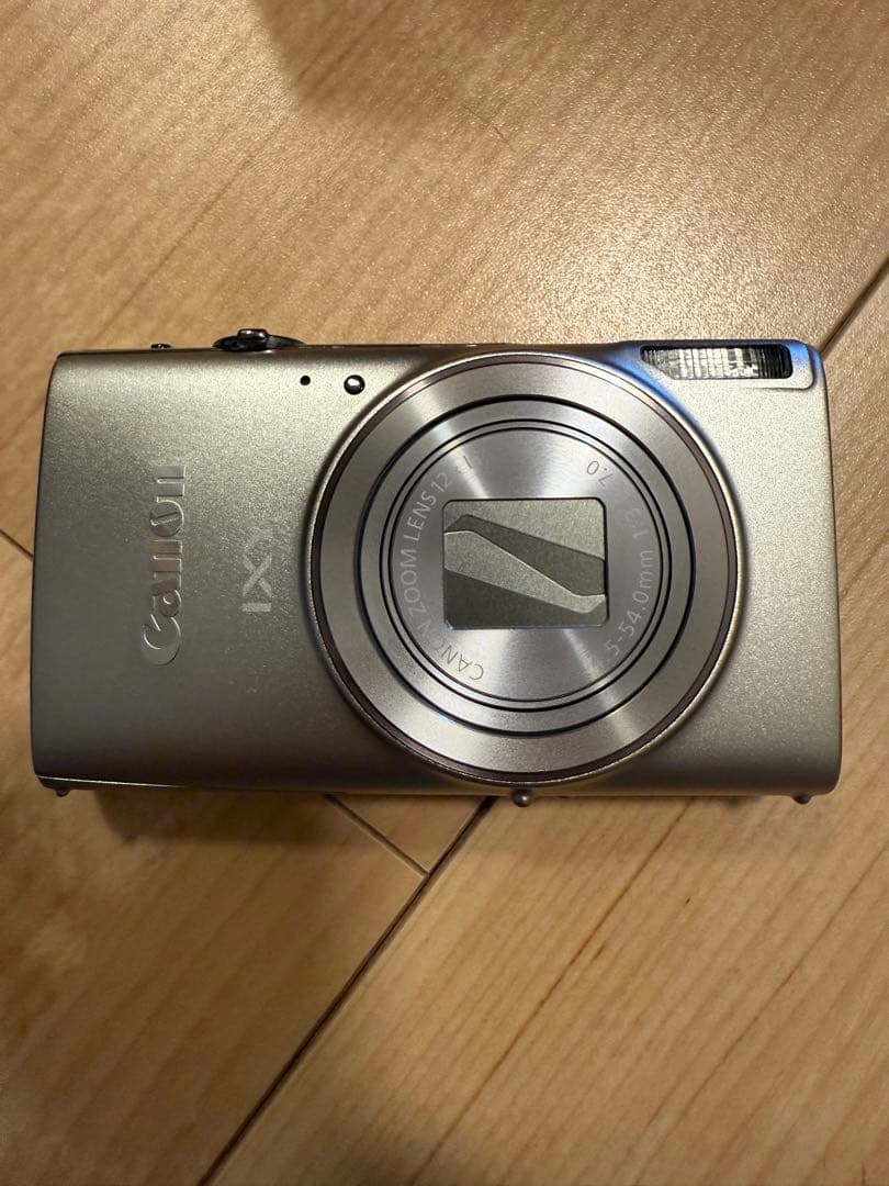 お買い得　【ほぼ新品】Canon IXY650 シルバー