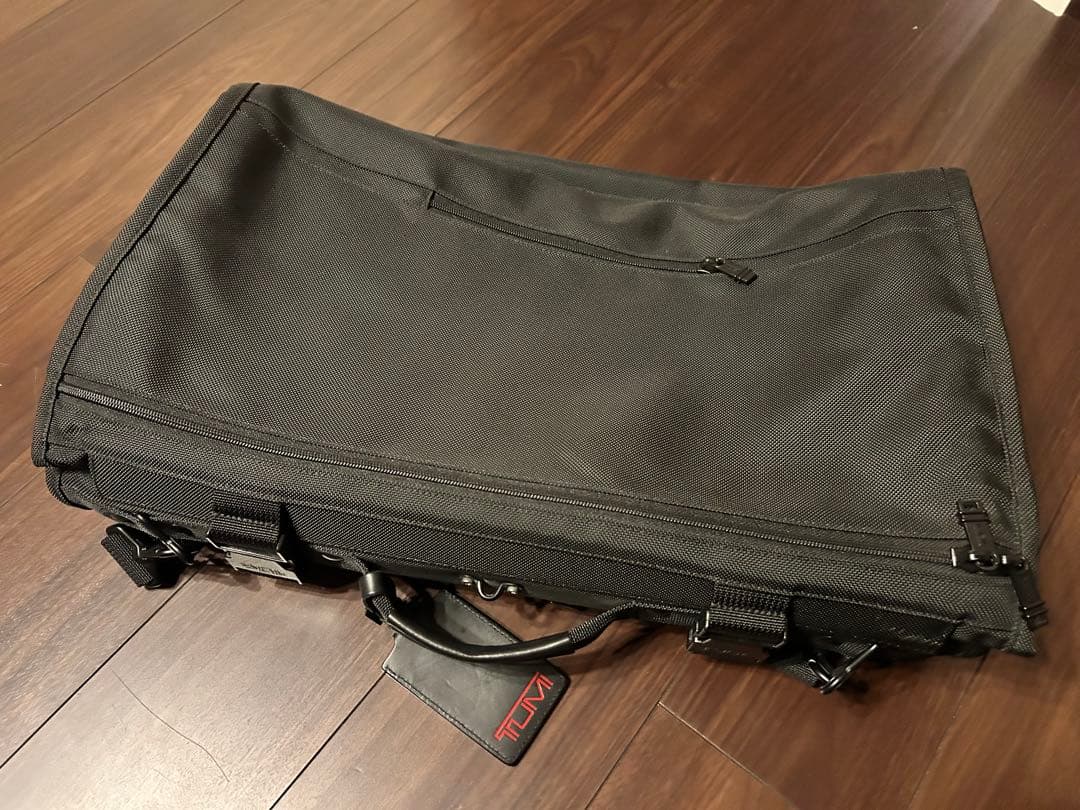 TUMI ガーメントバッグ 三つ折り