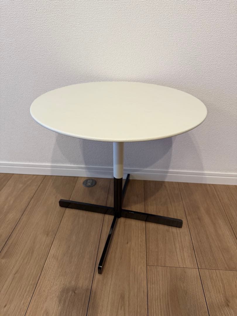 ポルトローナフラウ　サイドテーブル