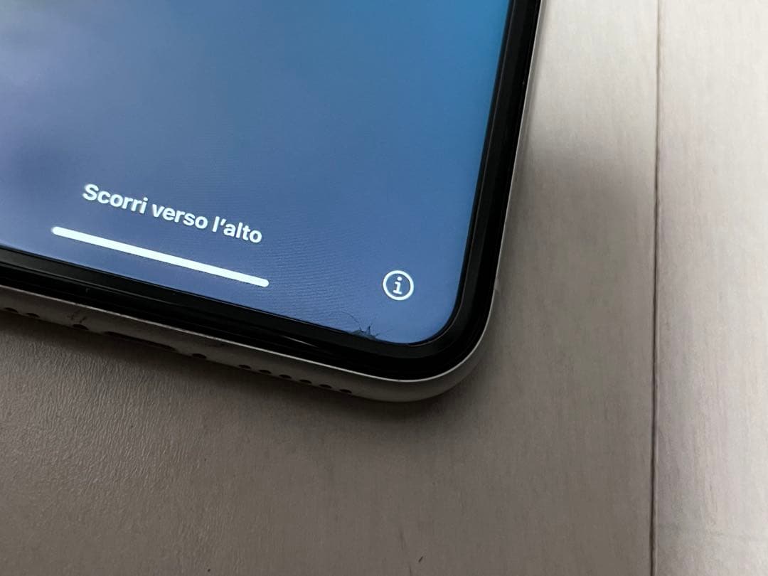 Apple iPhone 11 64G ホワイト SIMフリー