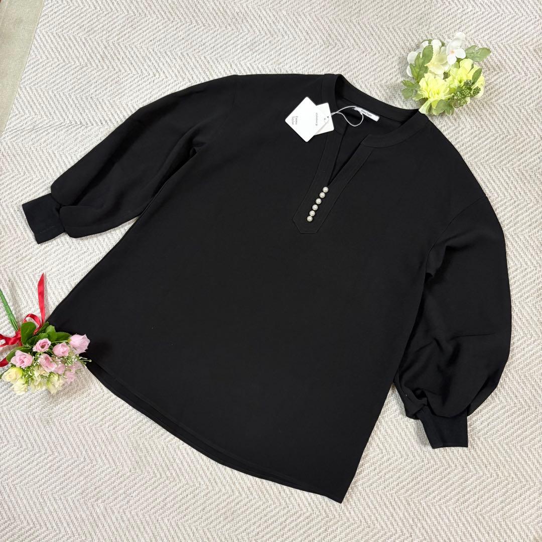 新品タグ付⭐️エマテイラー❤️パール釦キーネックロングスリーブブラウス 黒
