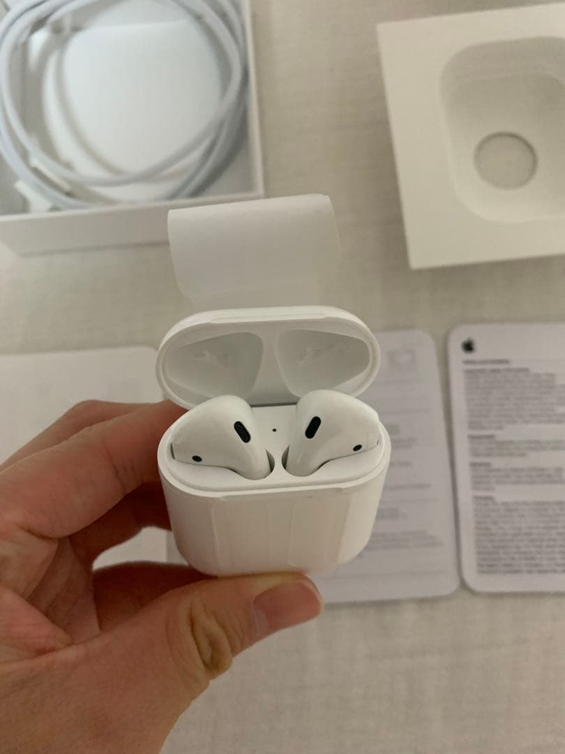 AirPods 本体 充電ケース付き
