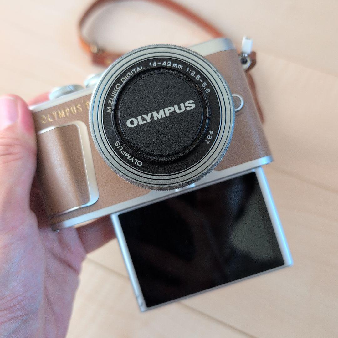OLYMPUS PEN E-PL9 14-42ｍｍレンズ　2019年購入