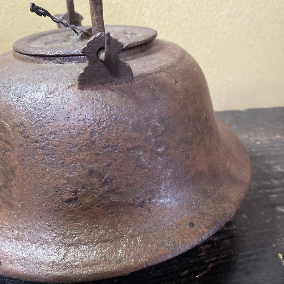 江戸時代　波ウサギ桜チラシ鉄瓶