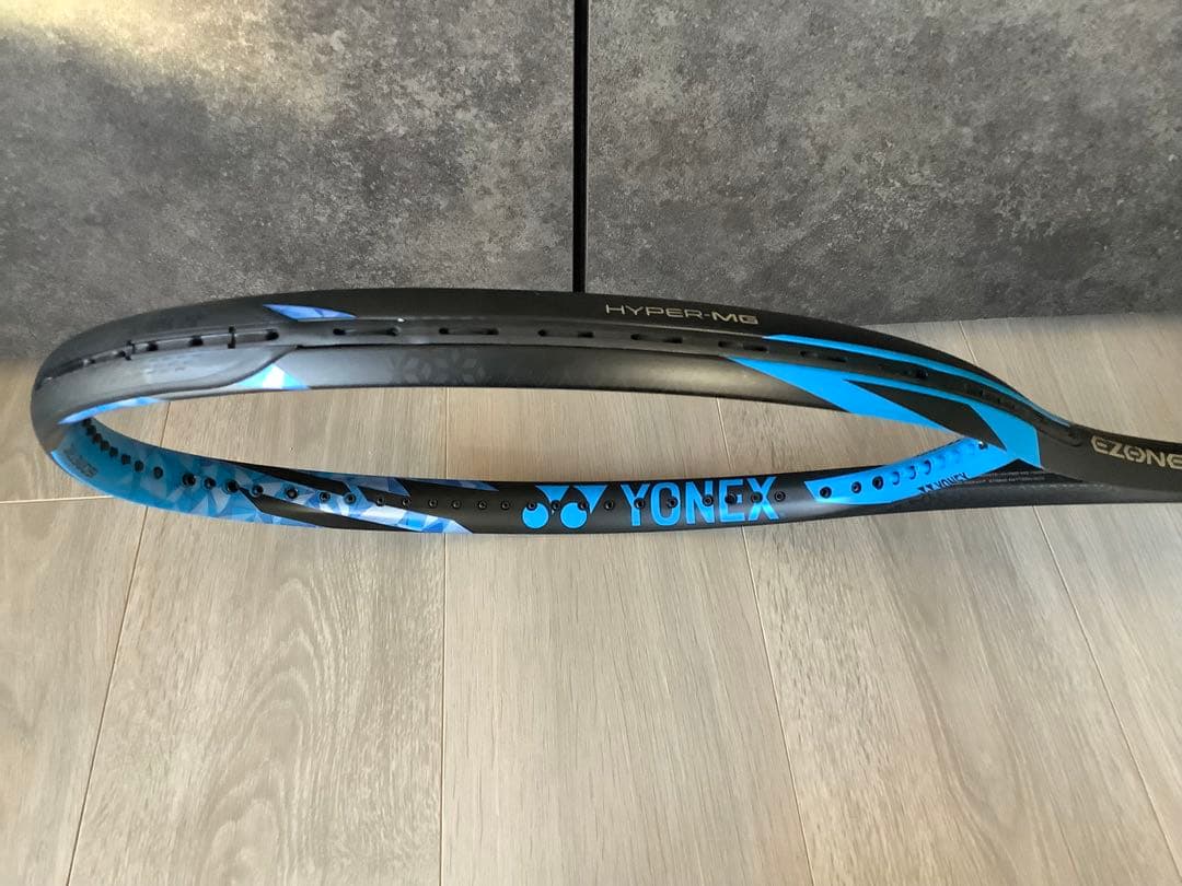 極美品 YONEX EZONE ヨネックスイゾーン100 300G グリップ新品