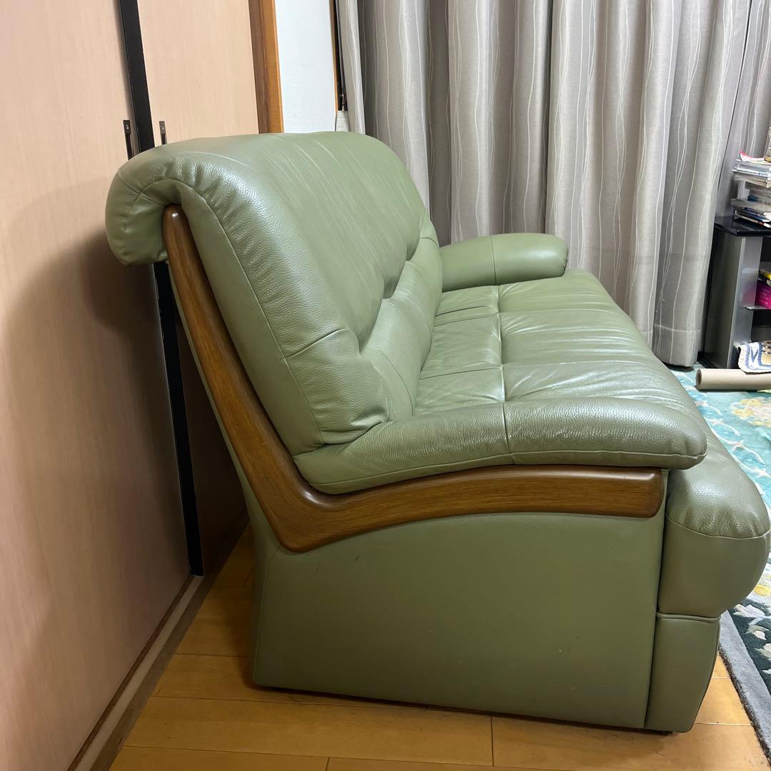 カリモク チターノ　 ソファ3人掛け　本革　グリーン