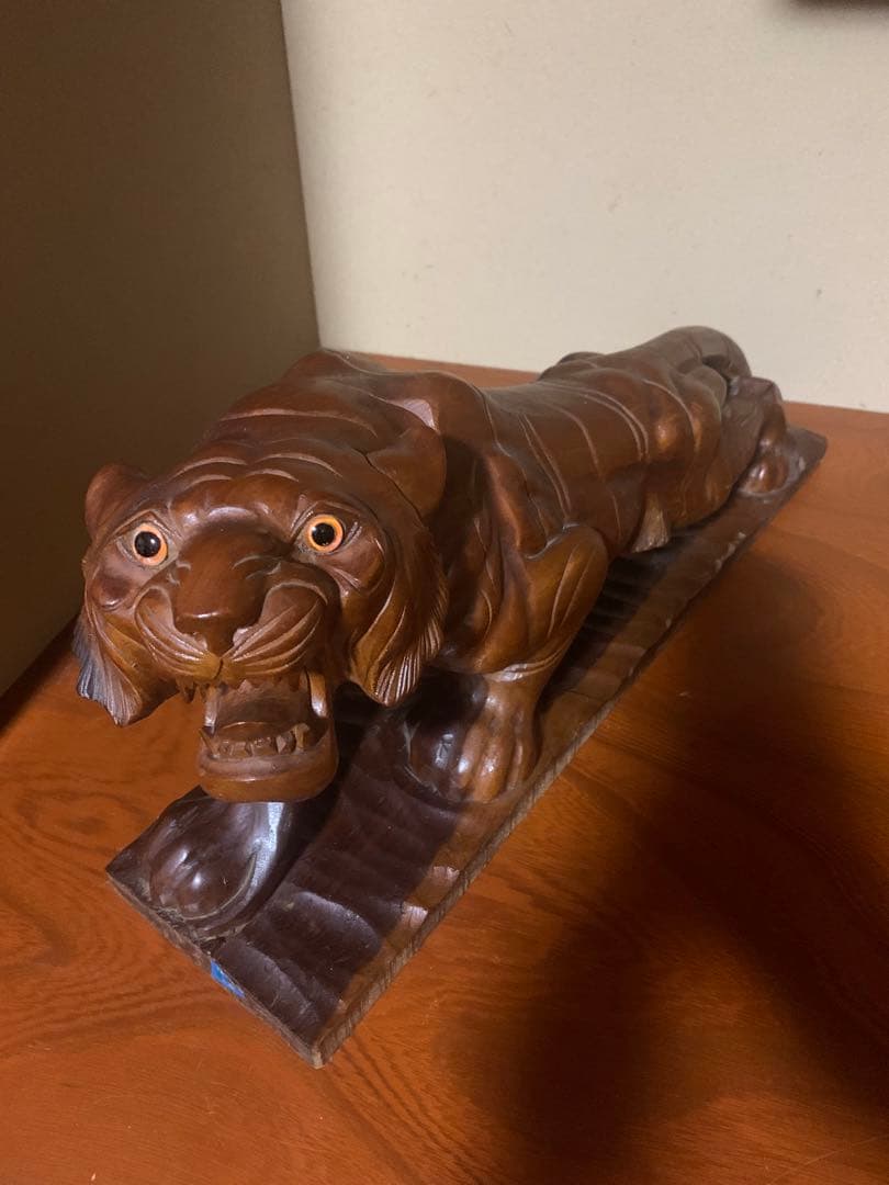 木製虎の彫刻 55cm×14cm