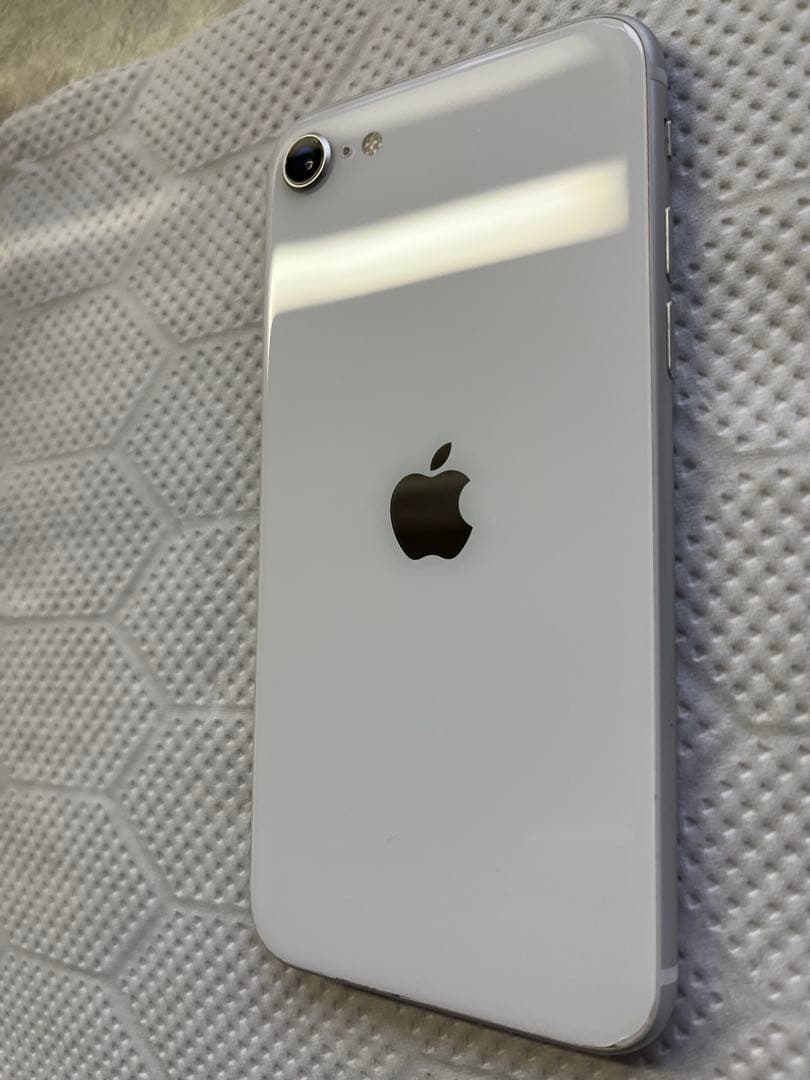 iPhone SE 第２世代　本体　64GB 箱有り