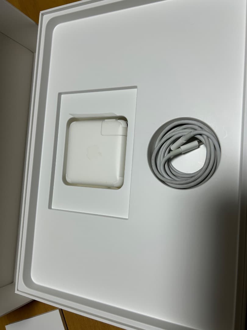 MacBook Pro2019 箱充電器あり