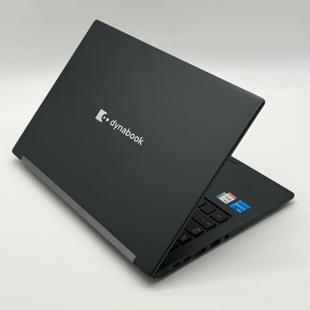 美品 dynabook 11世代i5 16GB SSD256 高速静音 875g