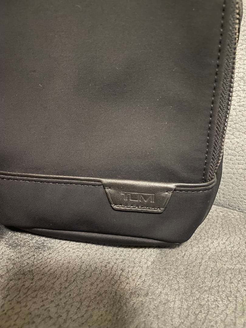 超美品　TUMI ブラック ショルダーバッグ