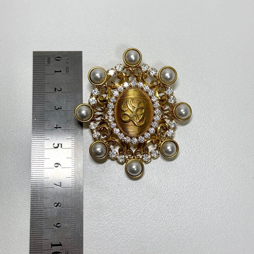 美品 ルイヴィトン LVダイナスティ ブローチ ゴールド パール 新ロゴ