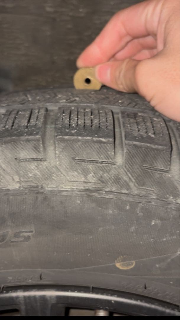 スタッドレスタイヤ195/65/15インチ4本セット 15インチホイール付き