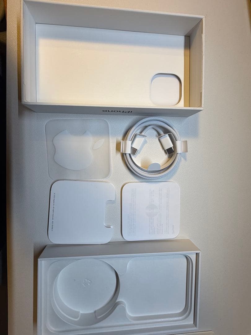 【美品】iPhone15 本体 256gb ブラック SIMフリー