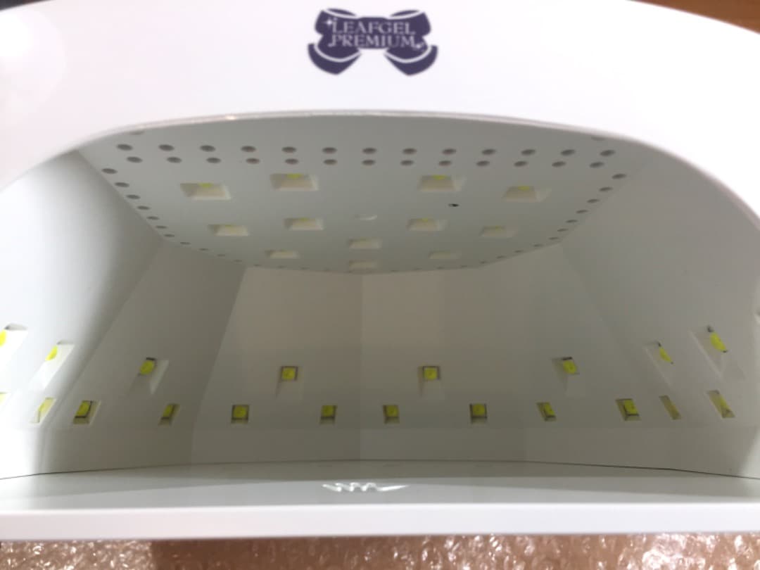 ○LEAFGEL PREMIUM コードレスLEDライト 美容 [美品完動品]