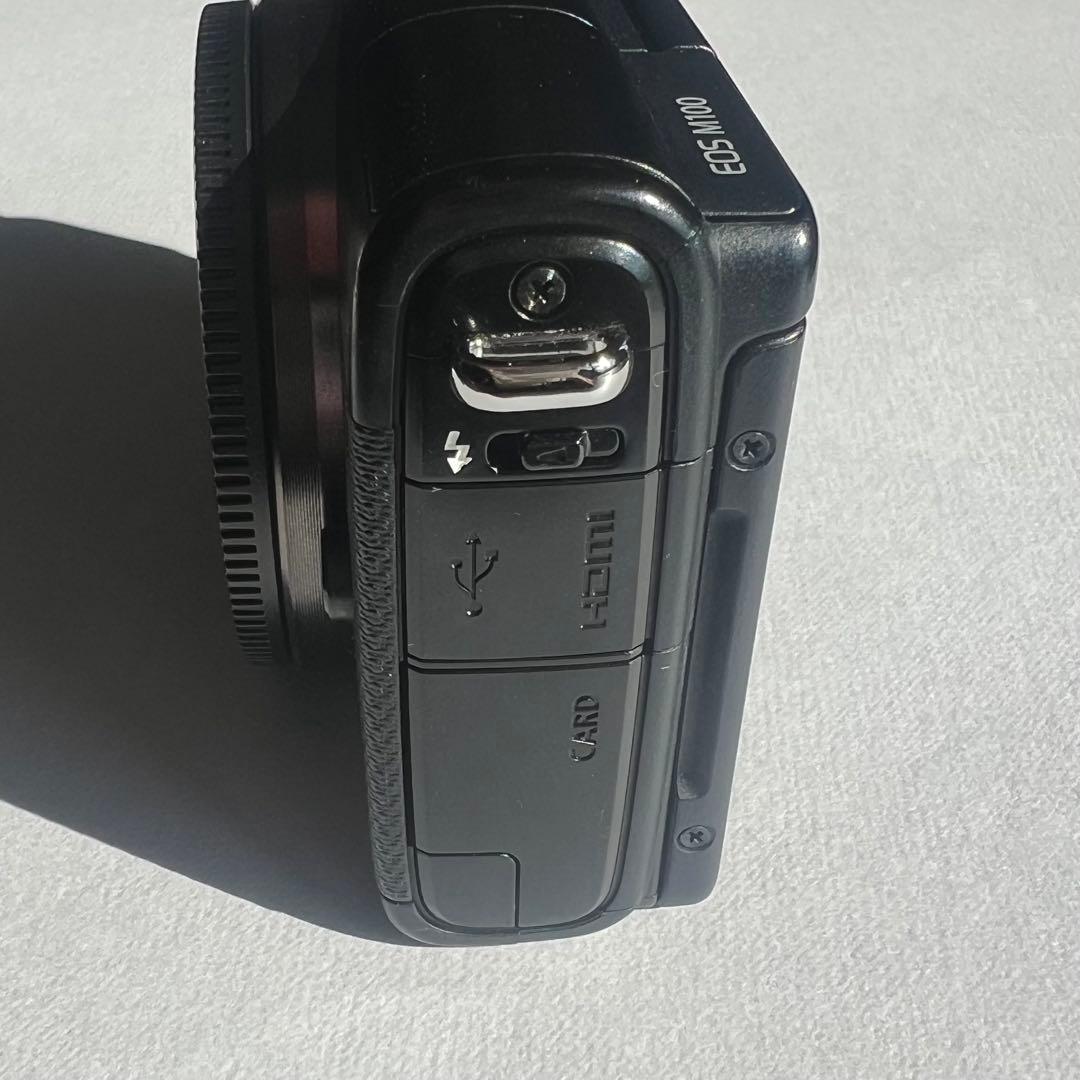 Canon EOS M100 レンズキット＋単焦点レンズ付き