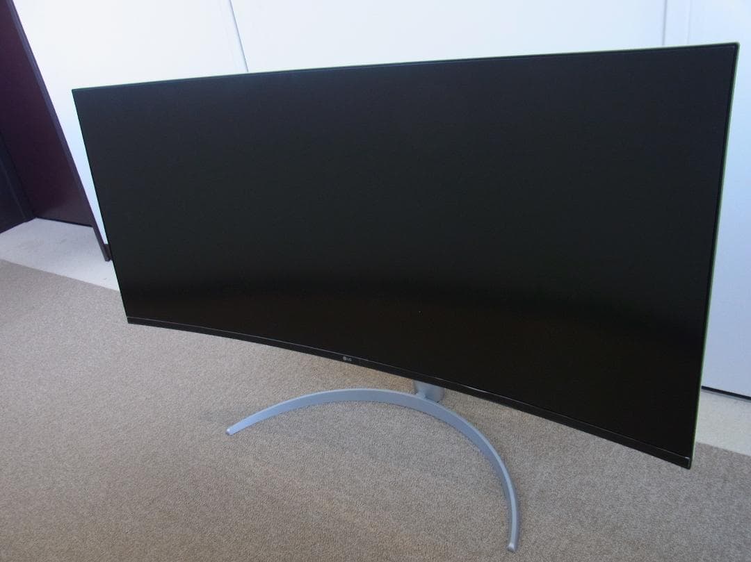 LG製40インチウルトラワイド曲面ディスプレイ(40WP95C-W)