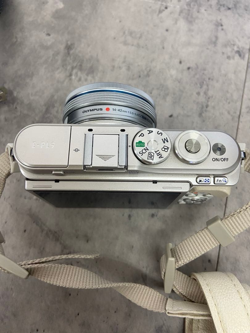 ＋OLYMPUS PEN E-PL9 デジカメ