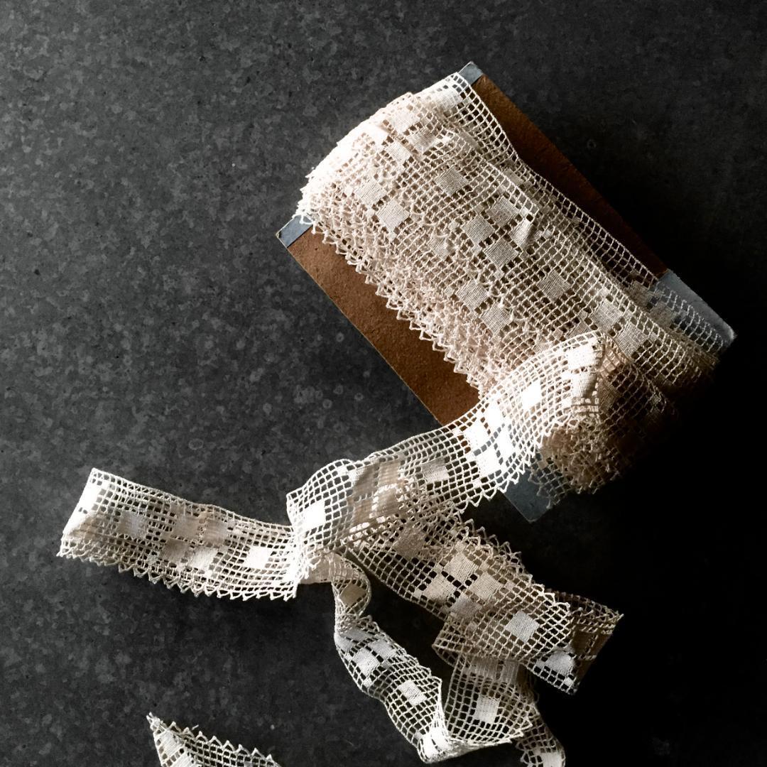 たらこさま sold　フランス 1900s 褐色パンジーレース チューリプレース