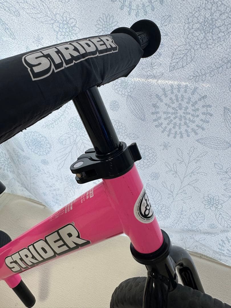 STRIDER 12インチ バランスバイク ピンク正規品　ストライダー置き付き