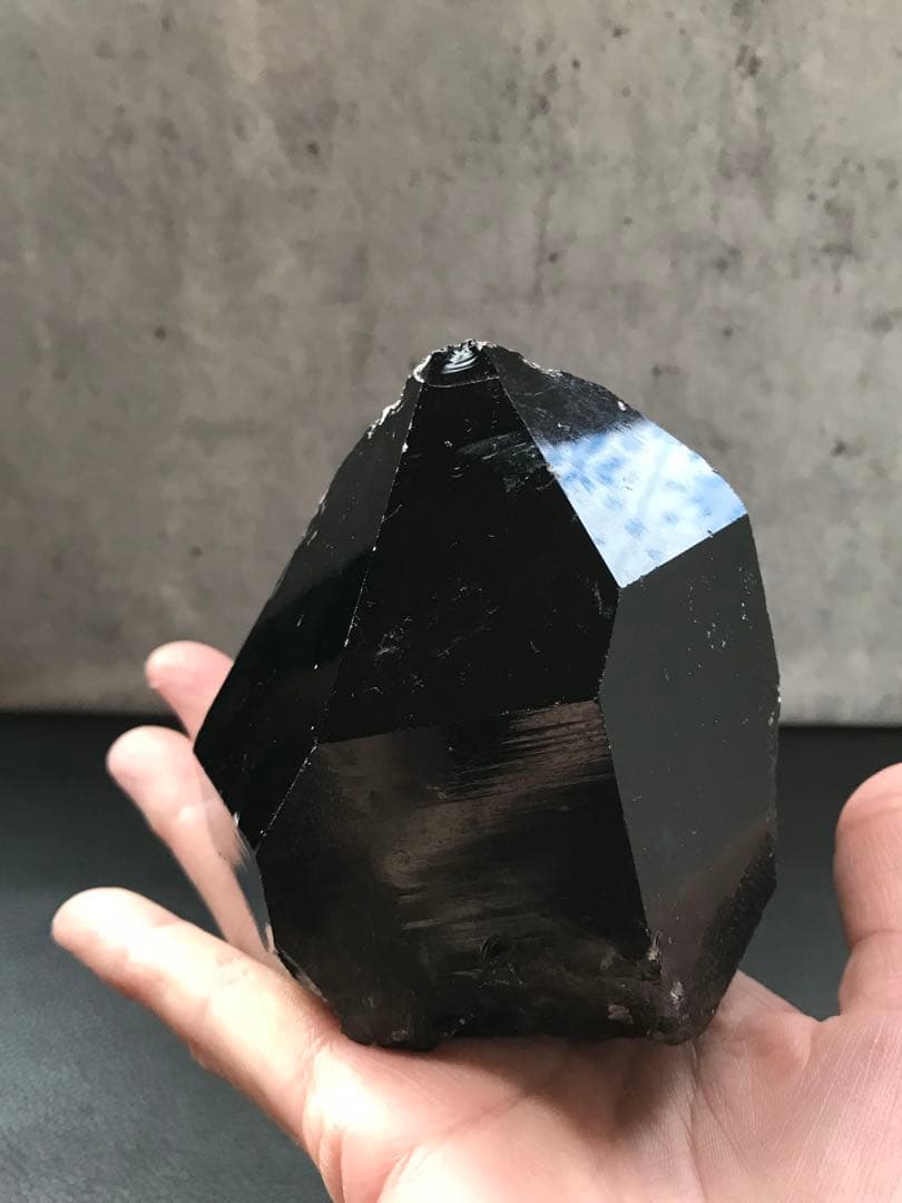 モリオン原石 647g