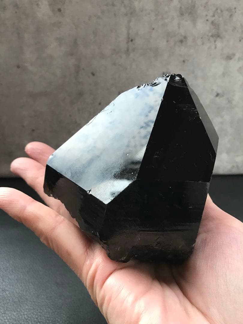 モリオン原石 647g