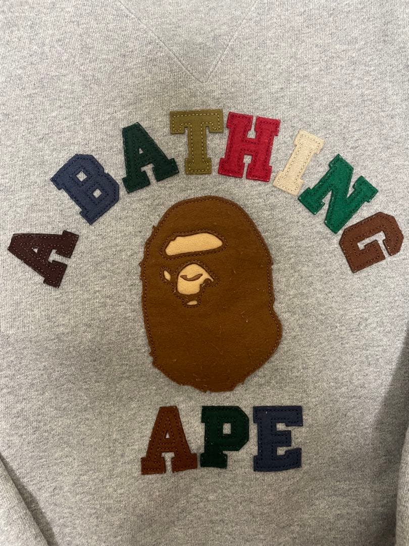 限定価格❗️ A BATHING APE カレッジロゴ　スウェット　刺繍　グレー