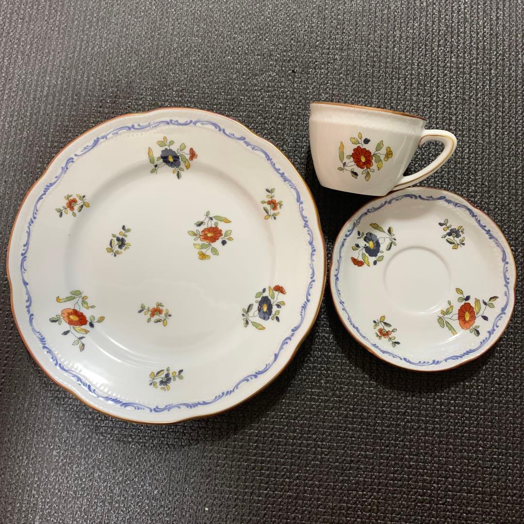 リチャードジノリ　デミタスカップ&ソーサー＋プレート