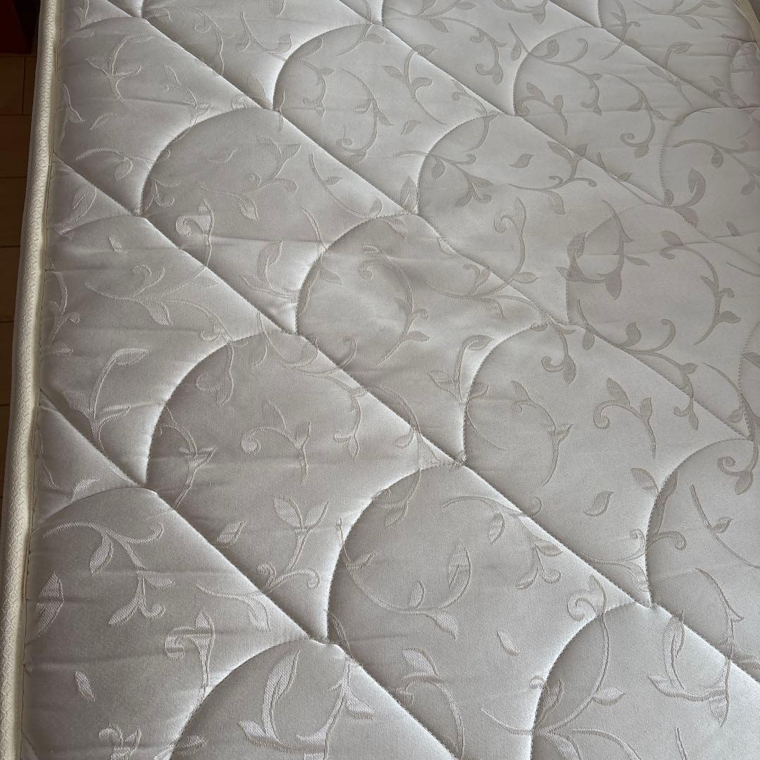 2/28までunicoADDAYベッドフレーム（シングル）ロータイプマットレス付