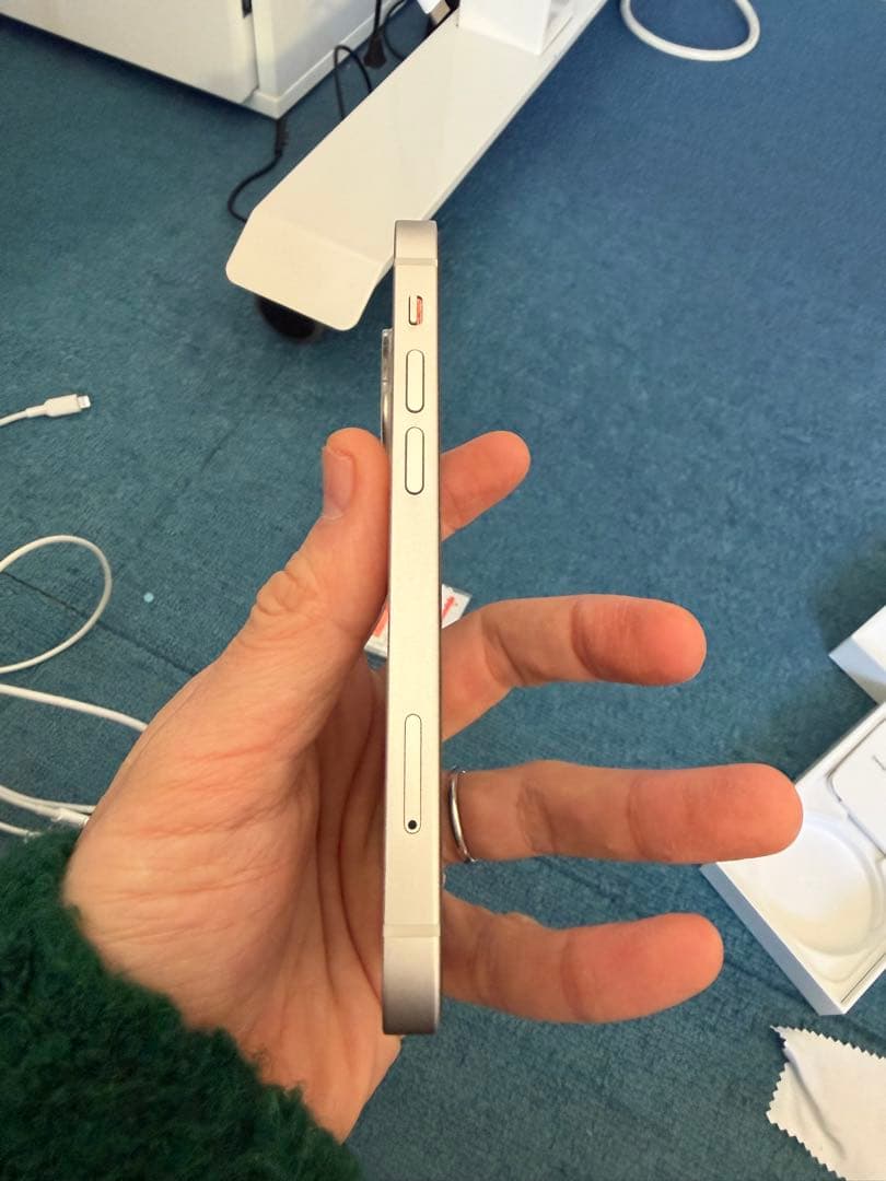 極美品 iPhone 13 mini 512GB スターライト。オマケ多数