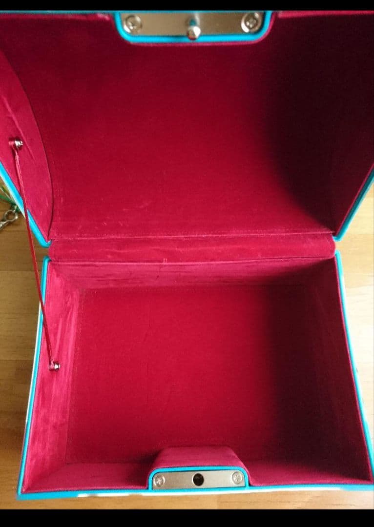 PYLONES PARIS ピローヌ　鍵付きBOX ネコ 猫 　CAT　小物入れ