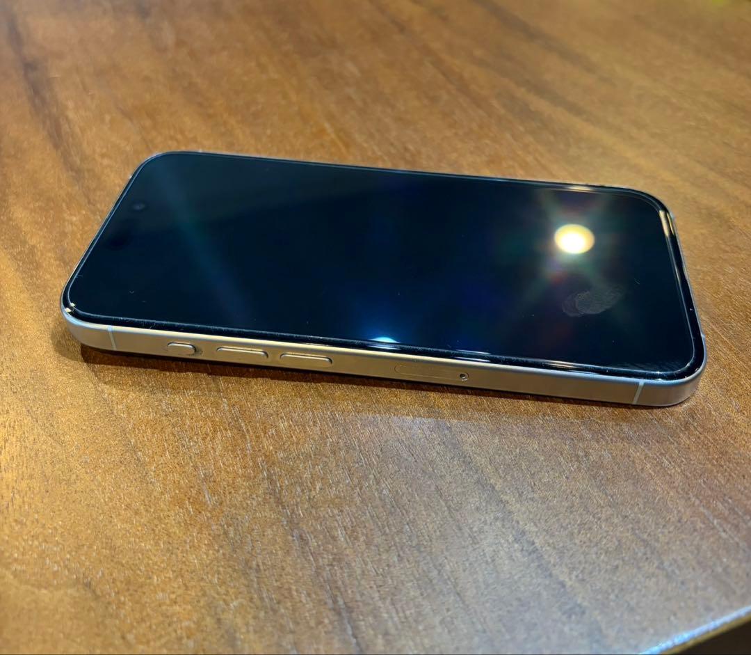 【美品】Apple iPhone 15 Pro 1TB ホワイトチタニウム　本体