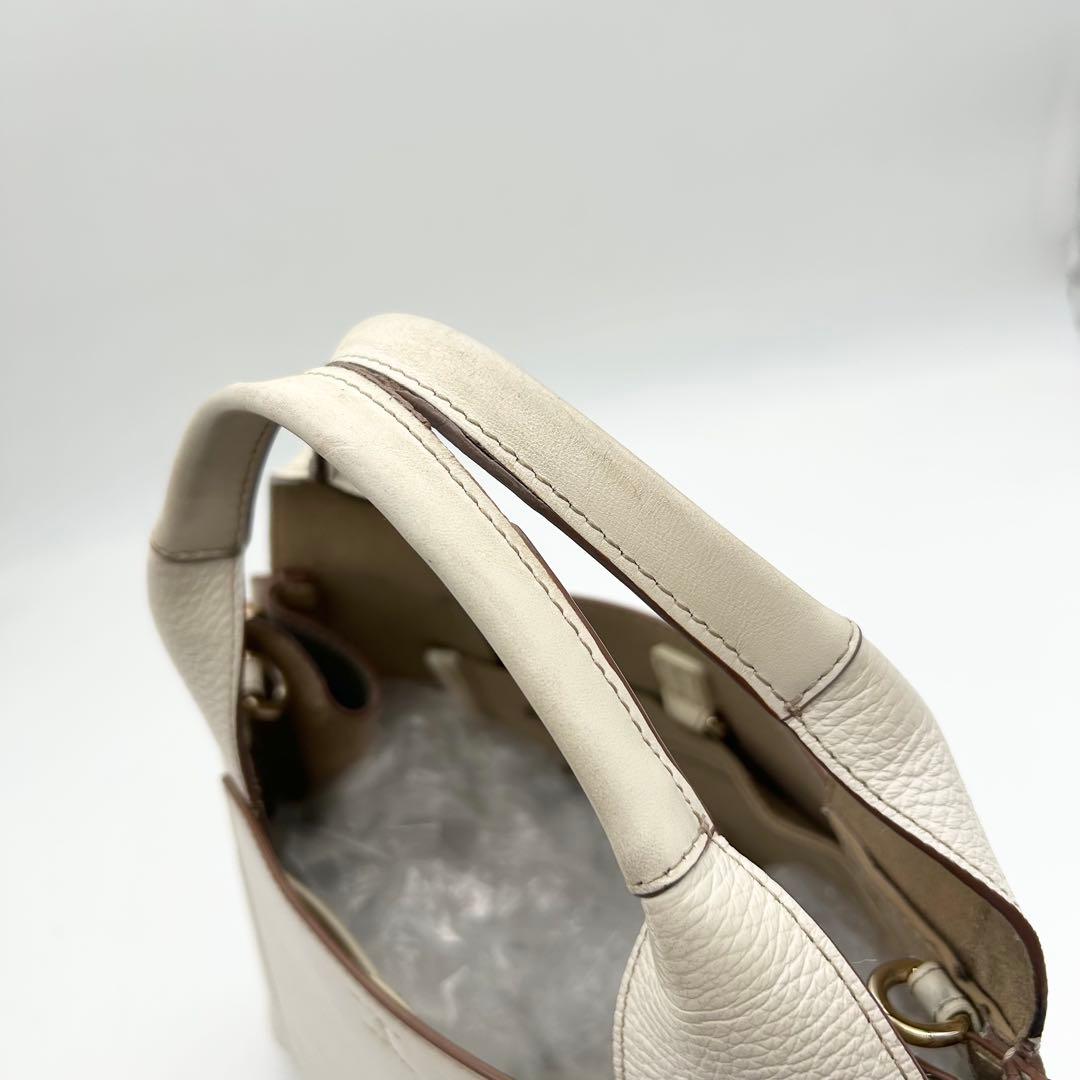 良品　FURLA　フルラ　ジルダ　ショルダーバッグ　2way　レザー　ロゴ　白