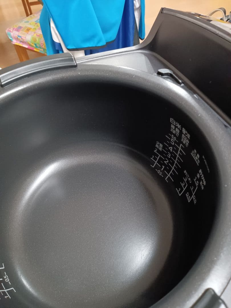 タイガー IHジャー炊飯器 5.5合炊き グロスブラック JPV-C100KG