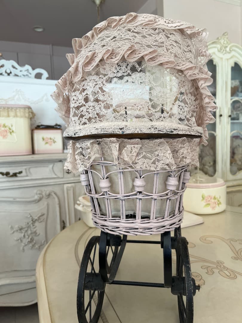 最終お値下げアンティークピンクド－ル用ベビーカー