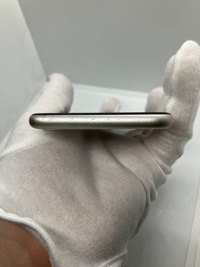 美品 バッテリー100% iPhone SE (第3世代) 128GB ホワイト