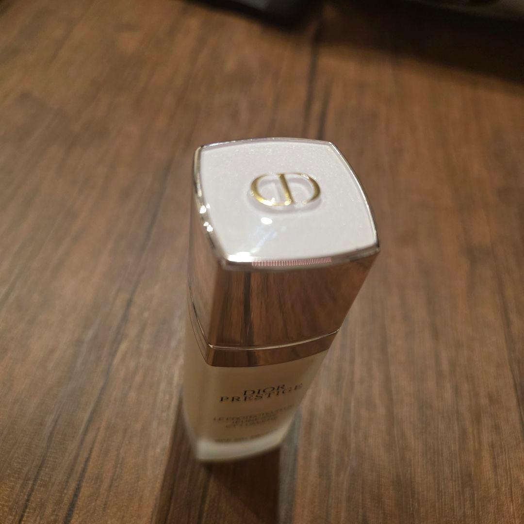 Dior プレステージ ホワイト ル プロテクター UV ルミエール（BB）00