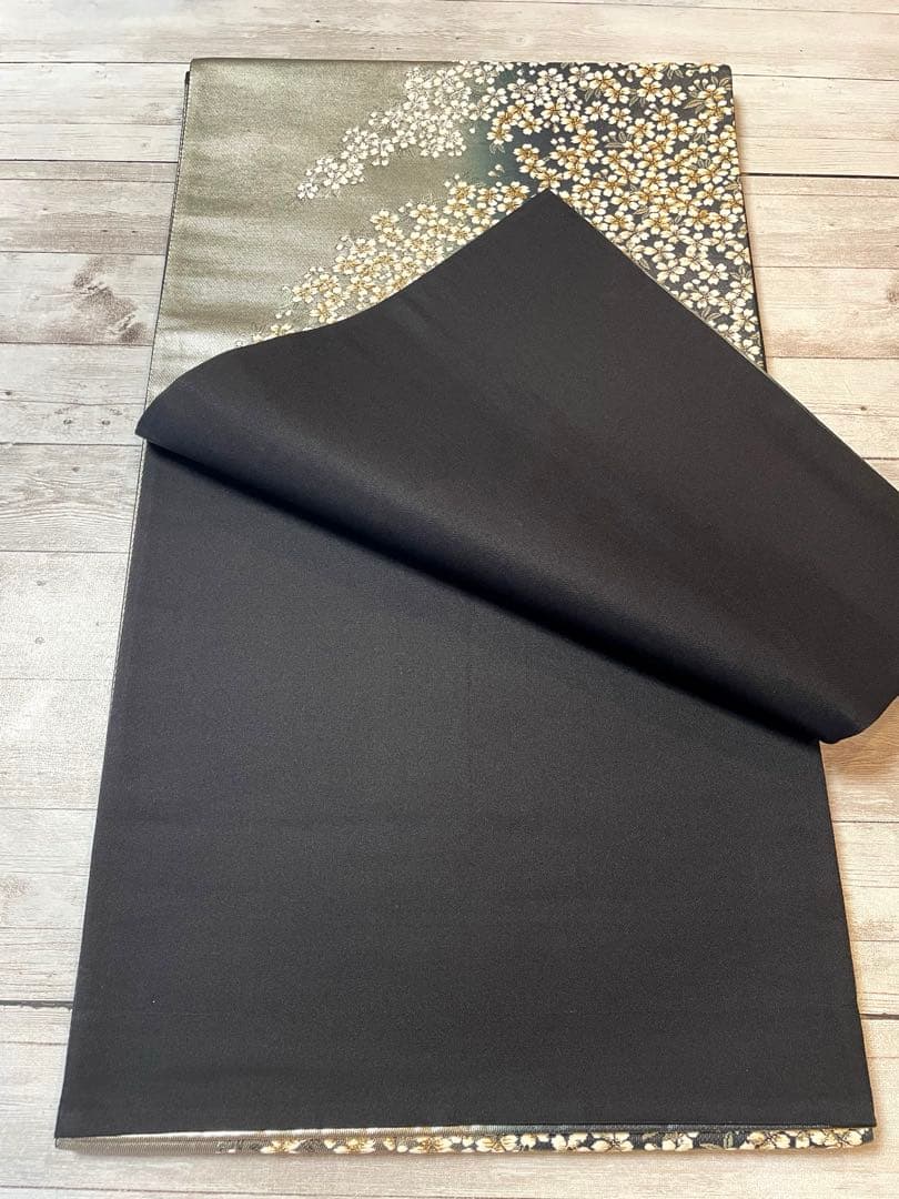 逸品＊正絹 六通柄袋帯 桜舞文様 金銀糸 バイカラー 引箔 美品