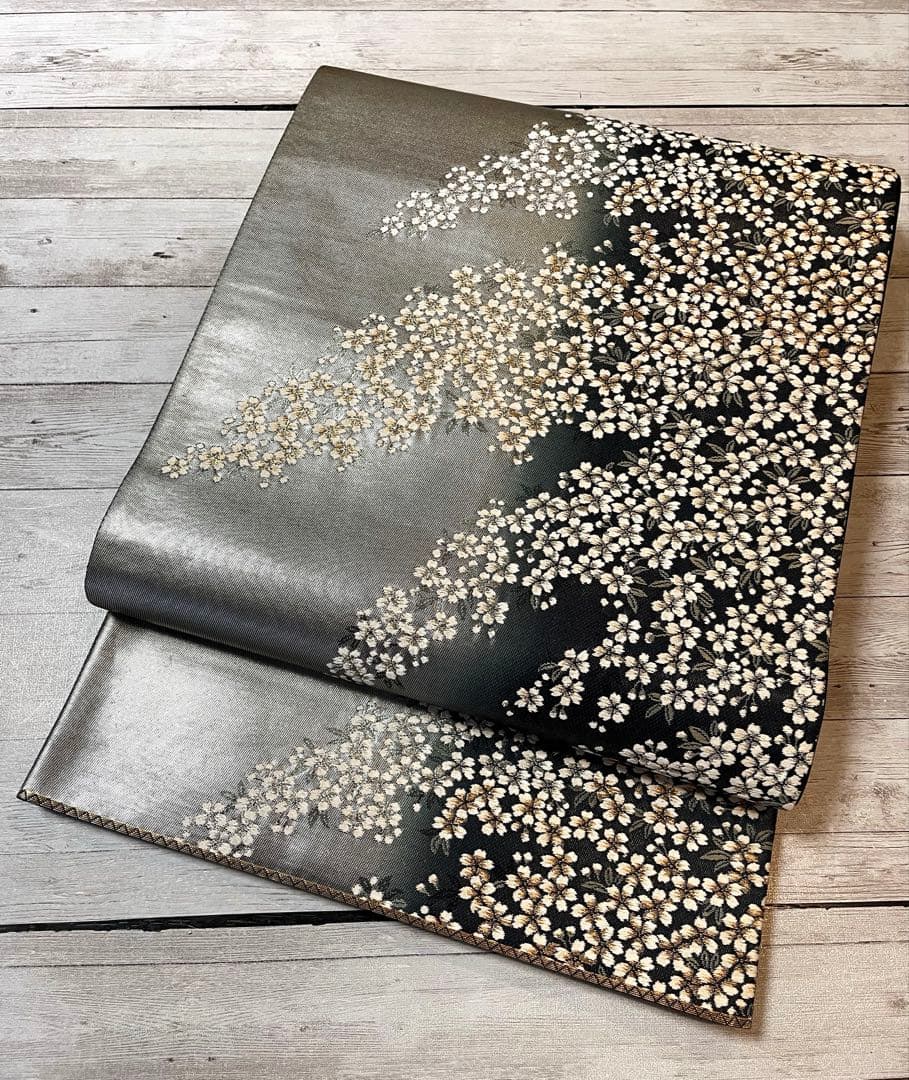 逸品＊正絹 六通柄袋帯 桜舞文様 金銀糸 バイカラー 引箔 美品