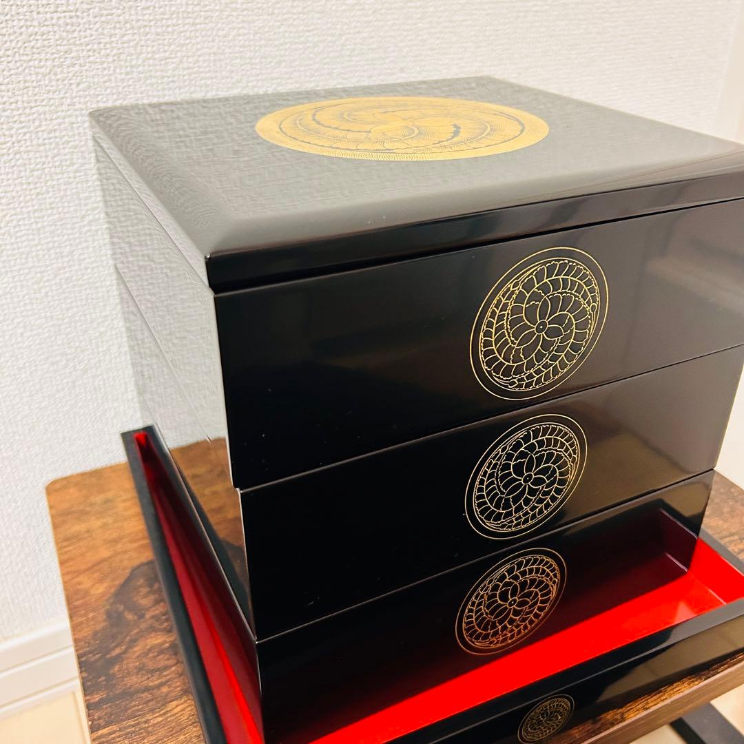 未使用/長期保管品　輪島塗　三段重箱　大角横綱堂　木箱入り　金蒔絵　内朱塗り