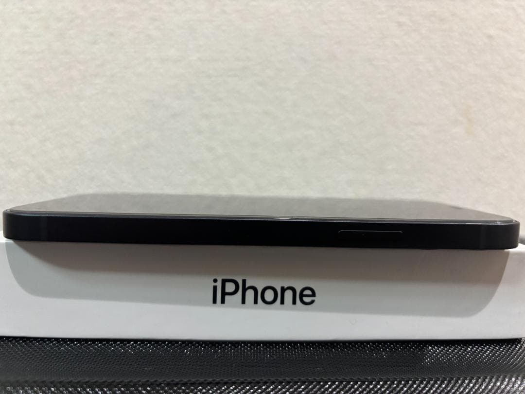 Apple iPhone 12 64GB SIMフリー ブラック　バッテリ85%