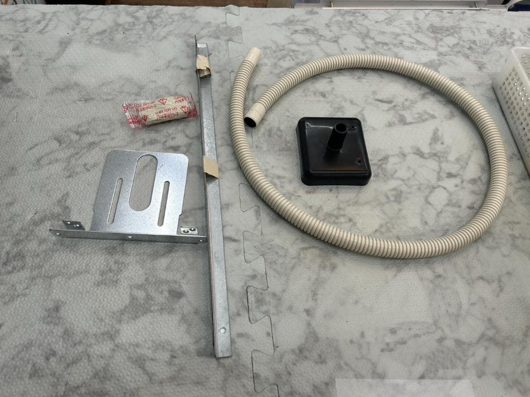 【福岡市限定】窓用エアコン コロナ CWH-A1822 2023年 冷暖房兼用