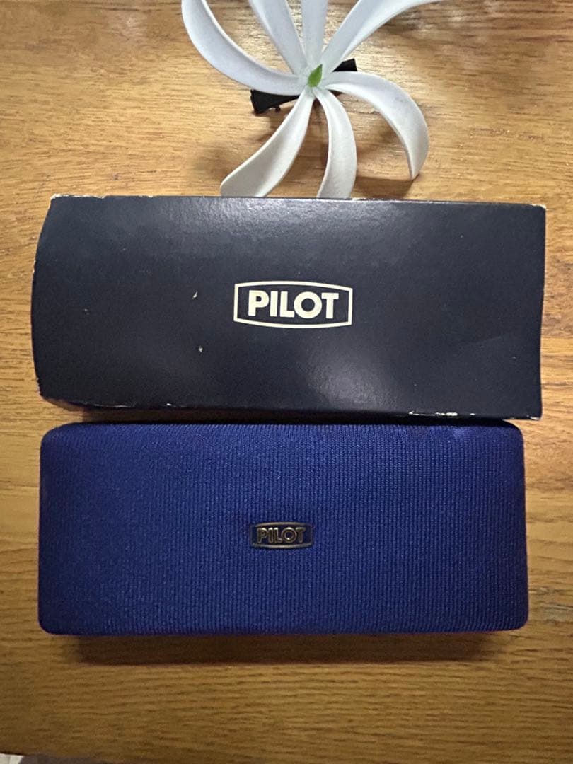 PILOT 万年筆 黒 金ペン先&ボールペン