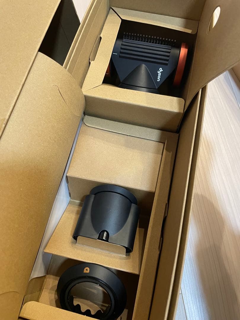 美品 ダイソン　スペシャルエディション　ヘアドライヤー　　HD16 ストロベリー