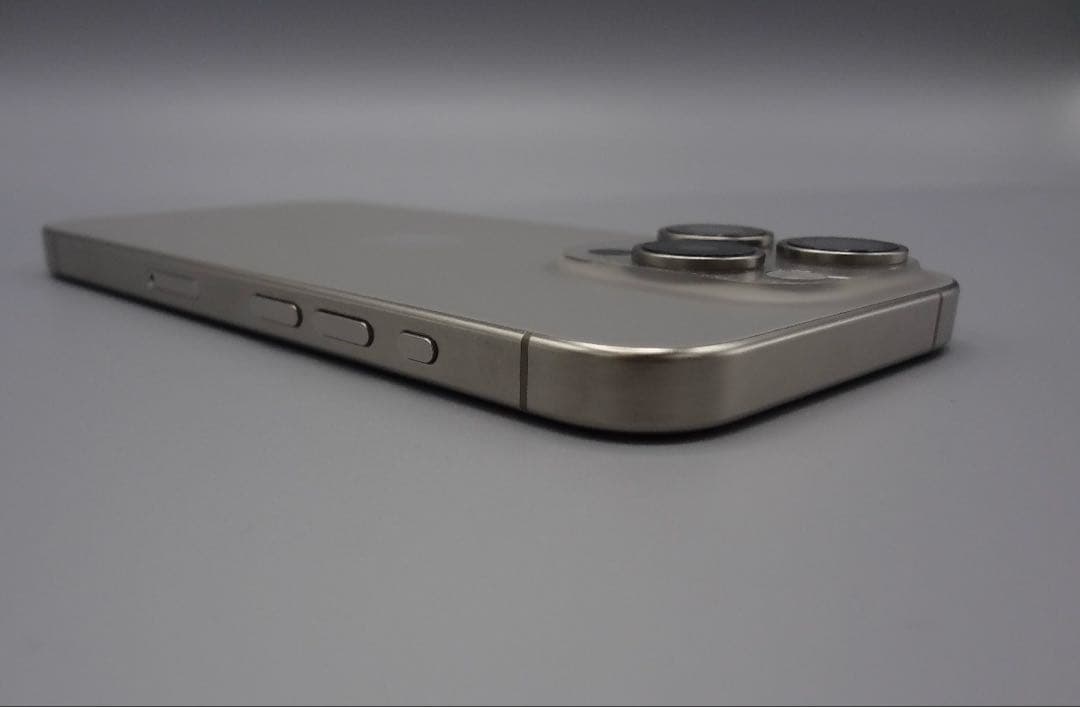 め*る様 Apple iPhone 15 Pro 256GB本体 付属品+新品液