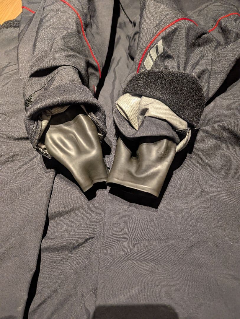 ストールクイスト　セミドライスーツ　使用回数3回　カヤックフィッシング