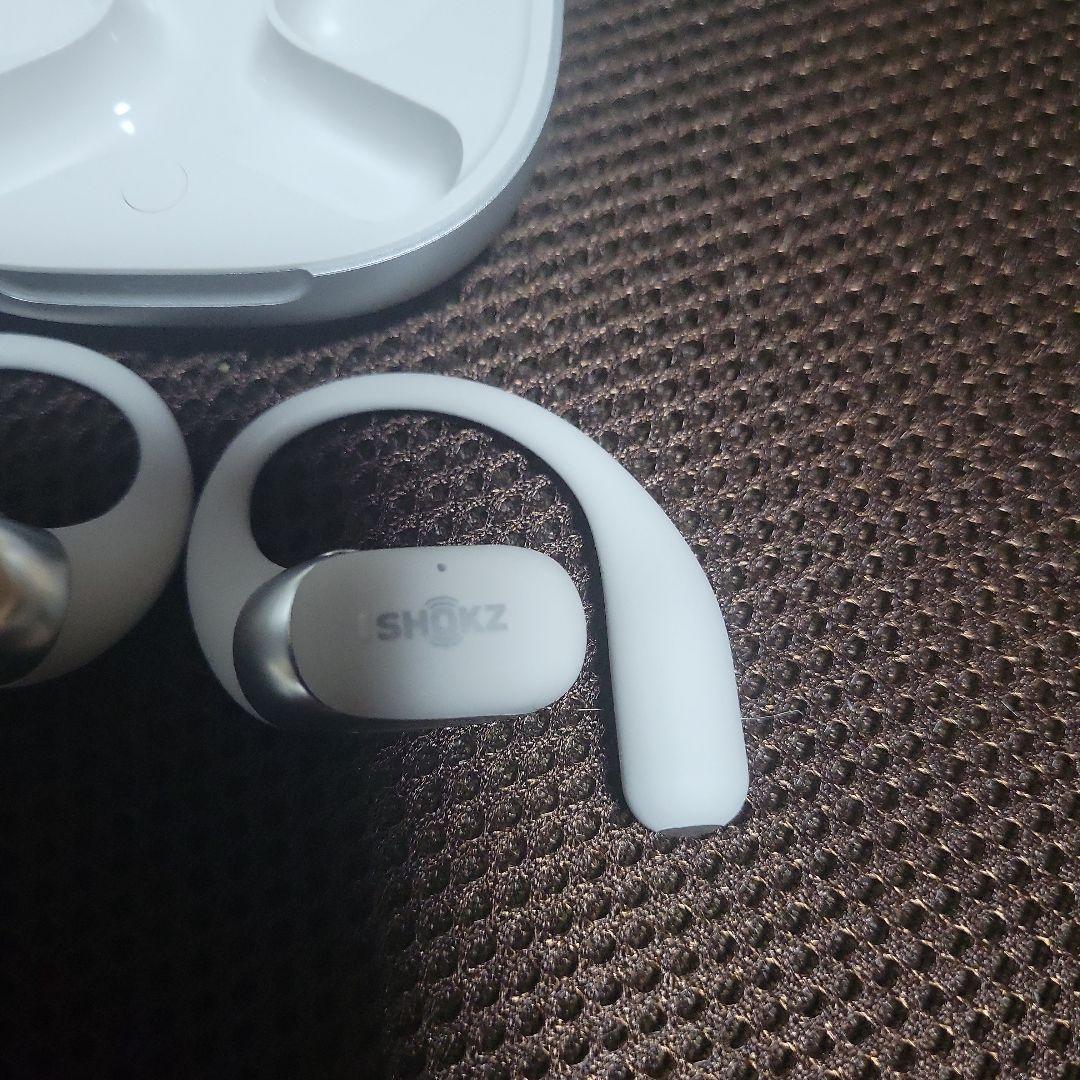 SHOKZ　OPENFIT2+ 骨伝導イヤホン ホワイト 充電ケース付き