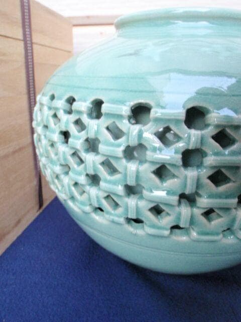 ◆送料無料◆新品♪高さ１９cm 高麗青磁 海泉 網目透かし花瓶 二重壺 花器