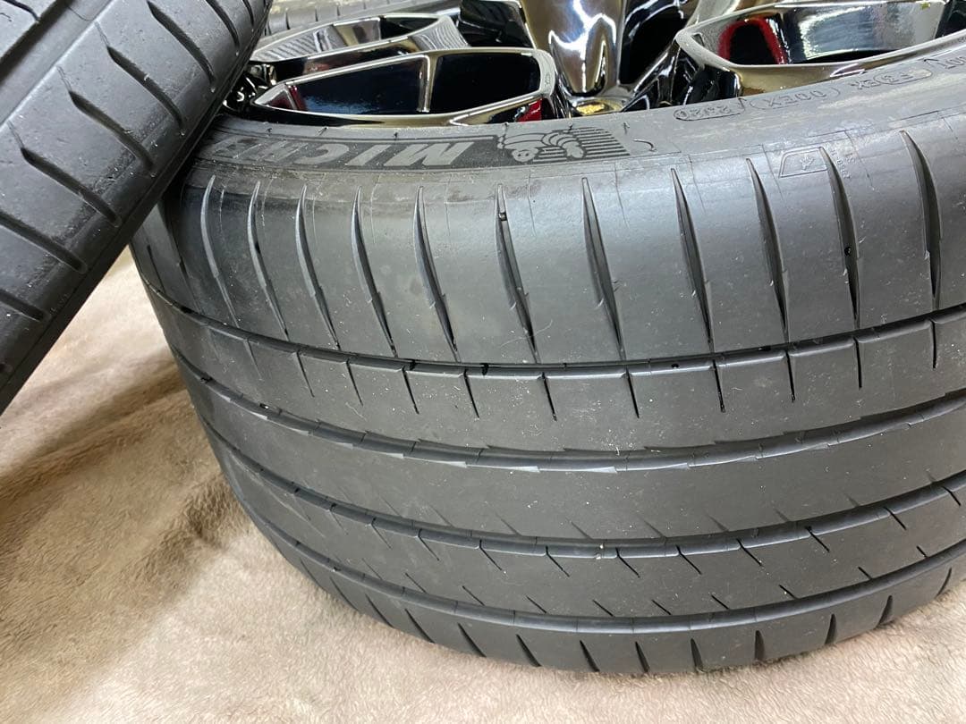 ぱるぷんて お年玉特別価格！20インチ ランボウラカン純正OPタイヤ付き