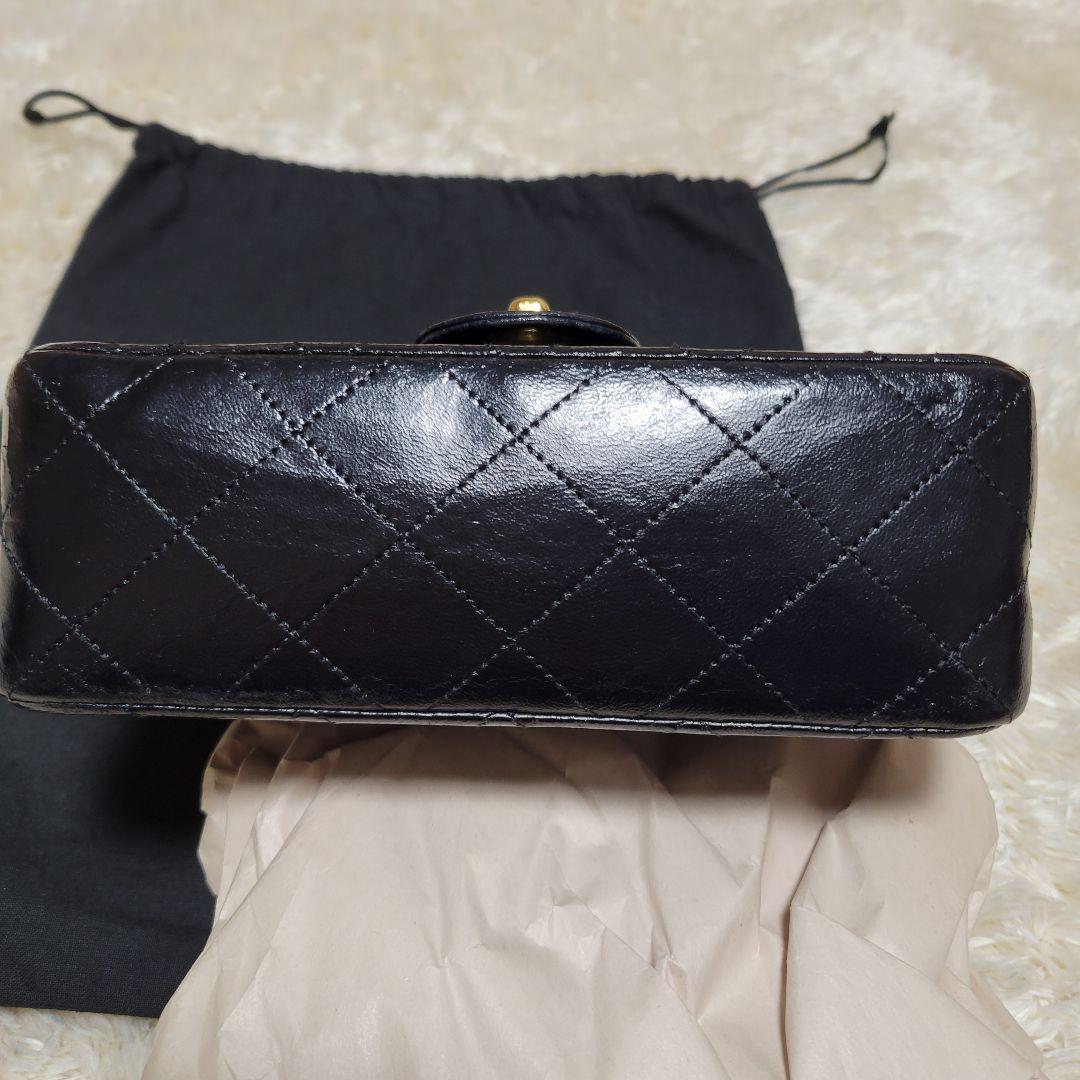 CHANEL ミニマトラッセ　ブラック レザーショルダーバッグ